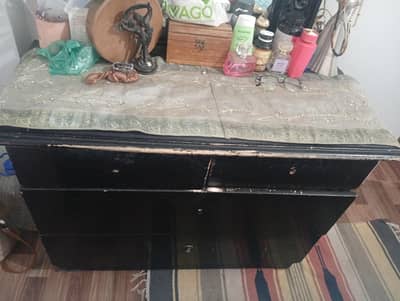 Dressing table