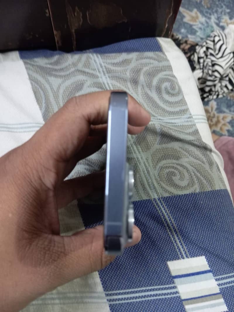 Apple iPhone 13 Pro 2
