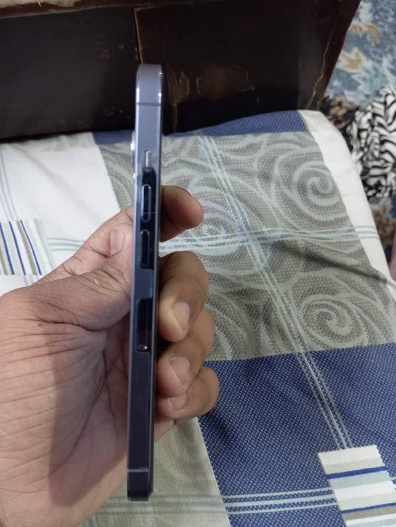 Apple iPhone 13 Pro 4