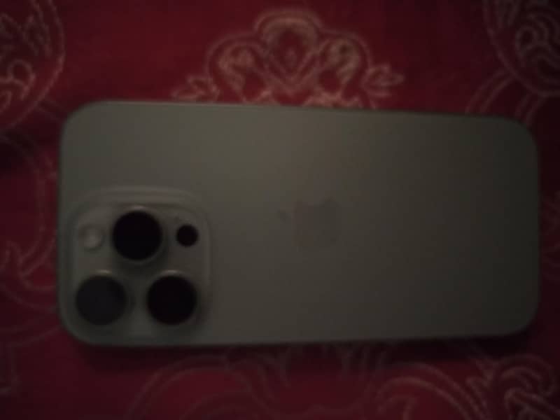 Apple iPhone 16 Pro 2