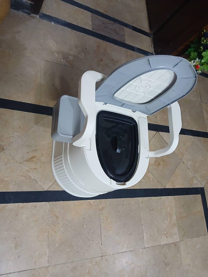 New Moveable Commode Chair 2