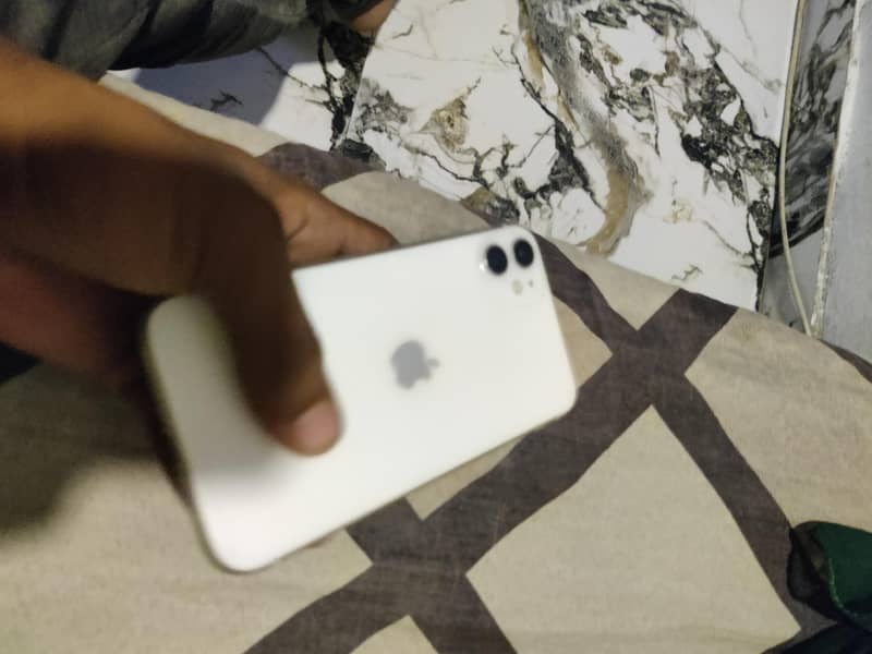 iPhone 11 1