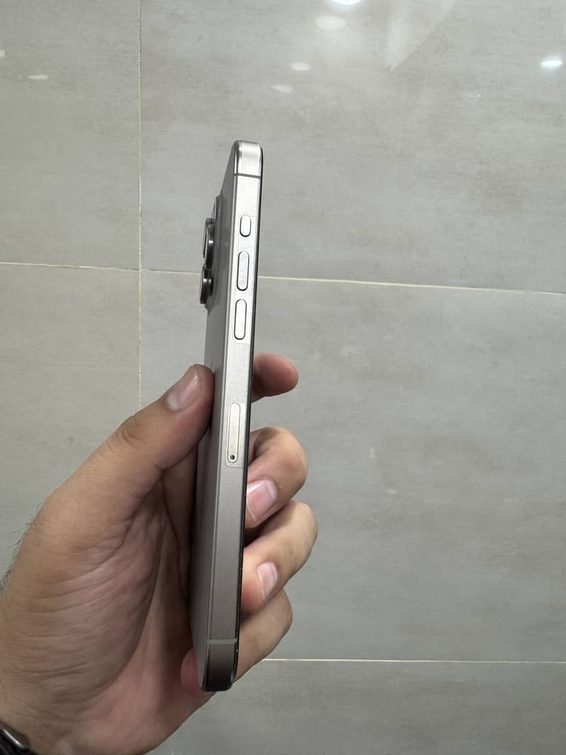 Apple iPhone 15 Pro Max 1