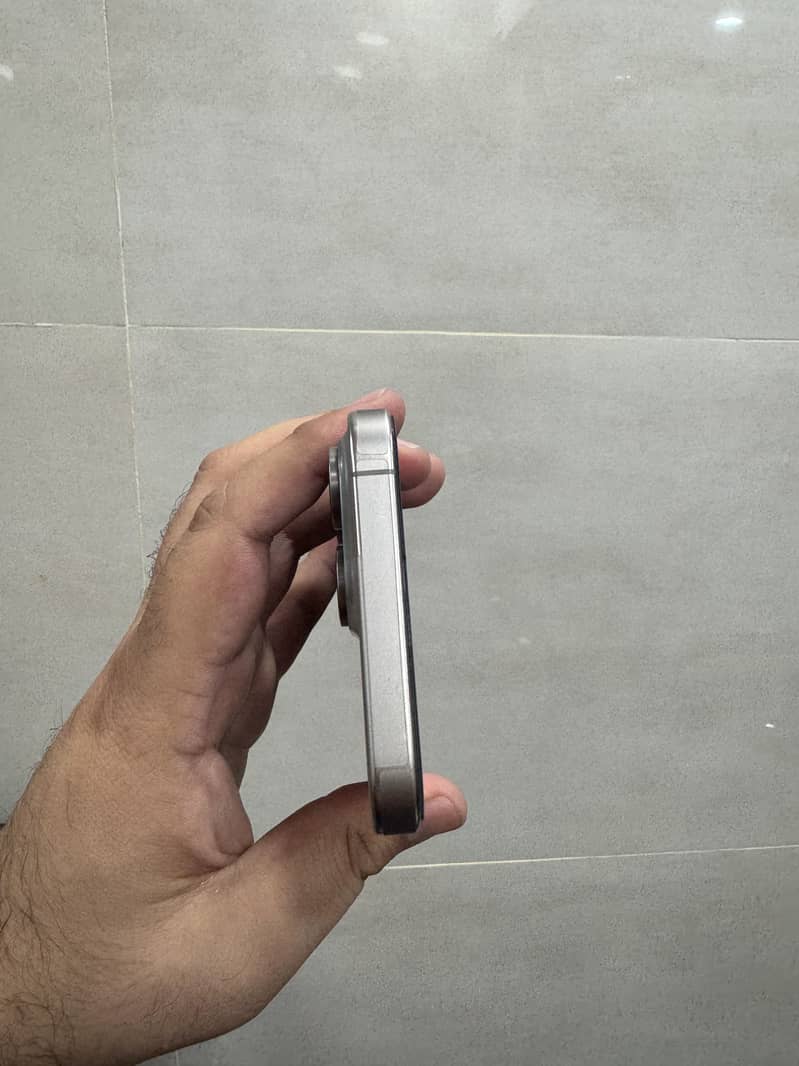 Apple iPhone 15 Pro Max 5