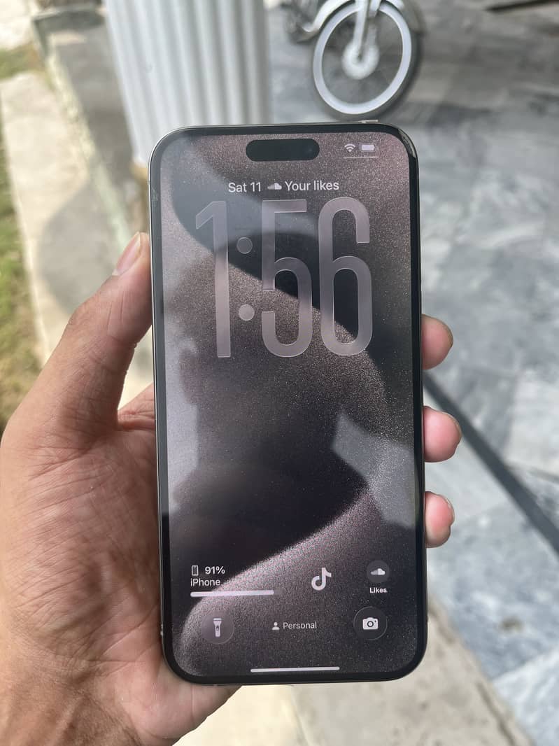 Apple iPhone 15 Pro Max 4