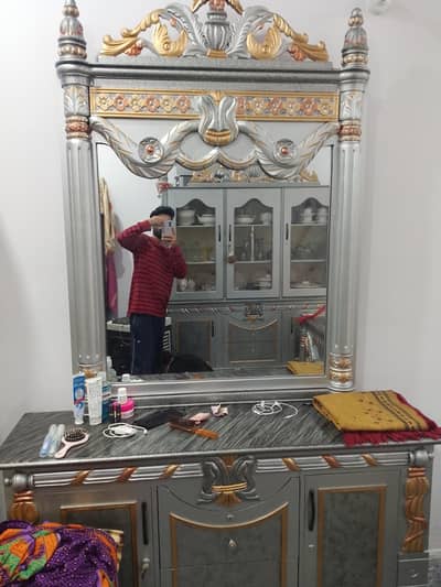 urgent sale today -black Wood bedroom set 430000-islam park Lahore
