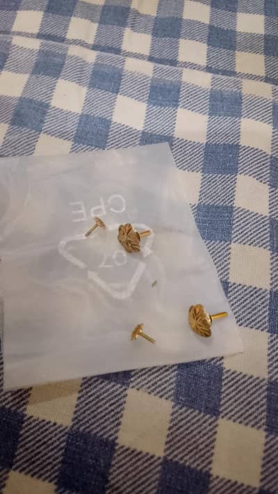 women ear ring pure gold