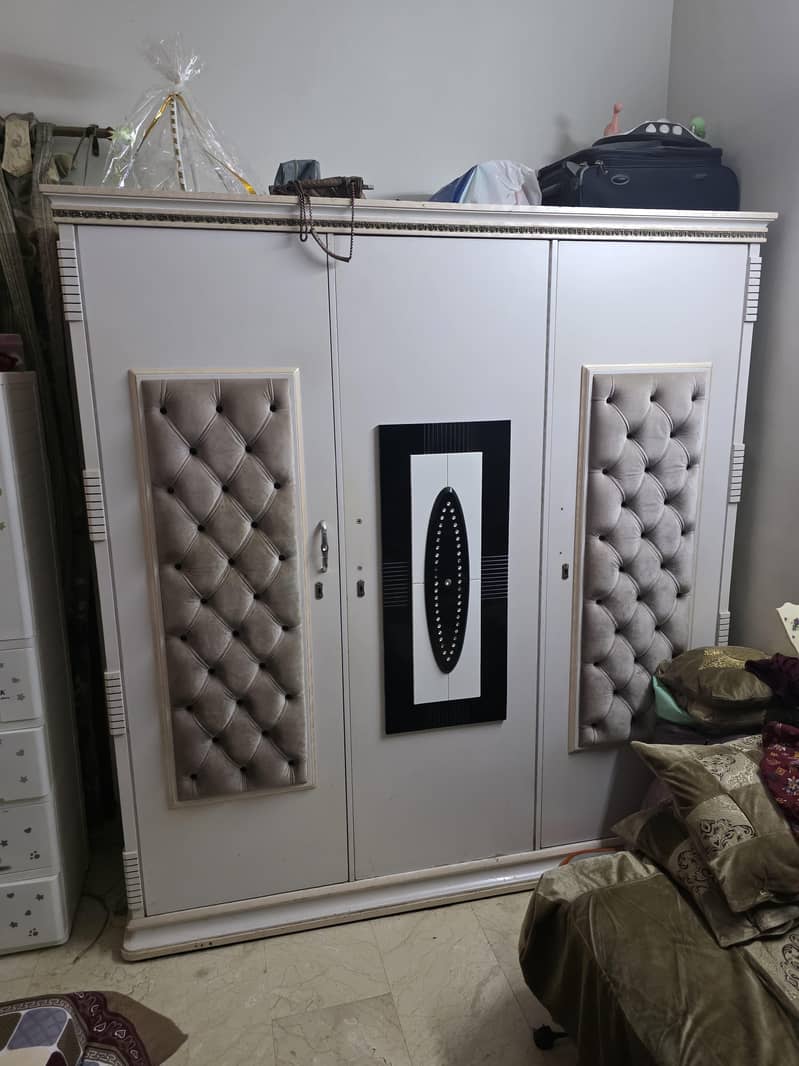 Dressing, wall drobe 0