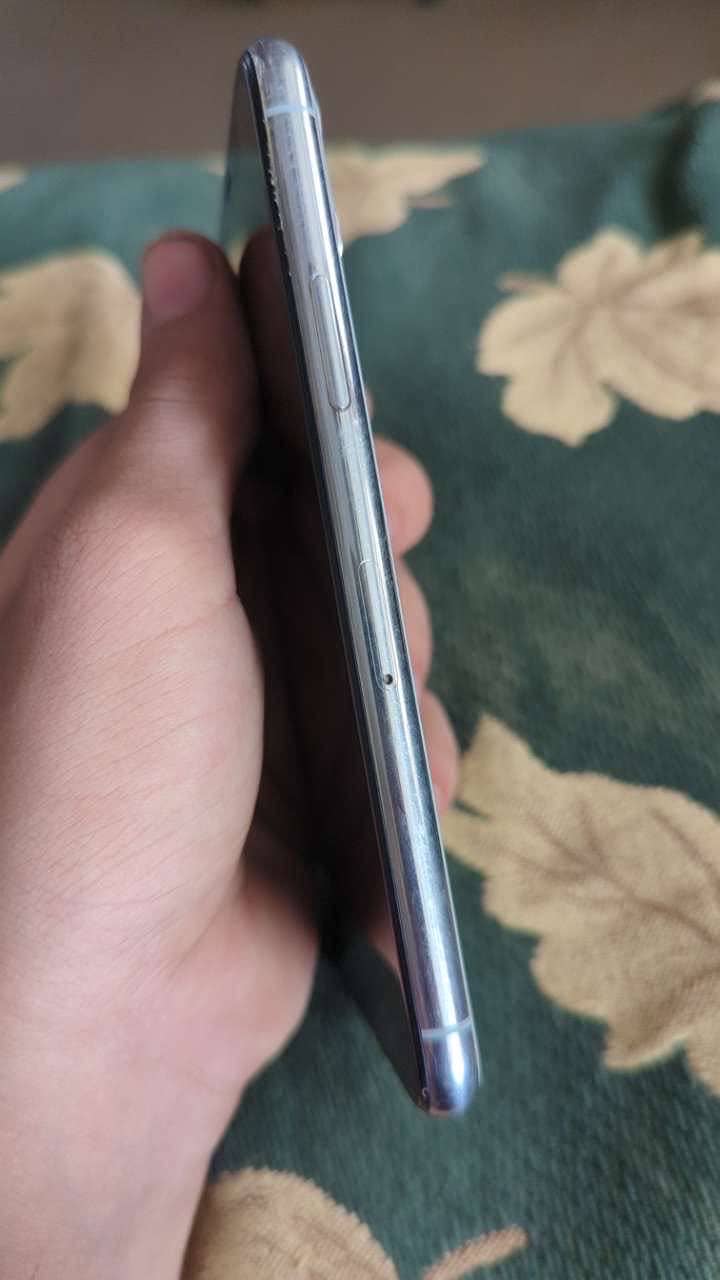 Apple iPhone 11 Pro 1