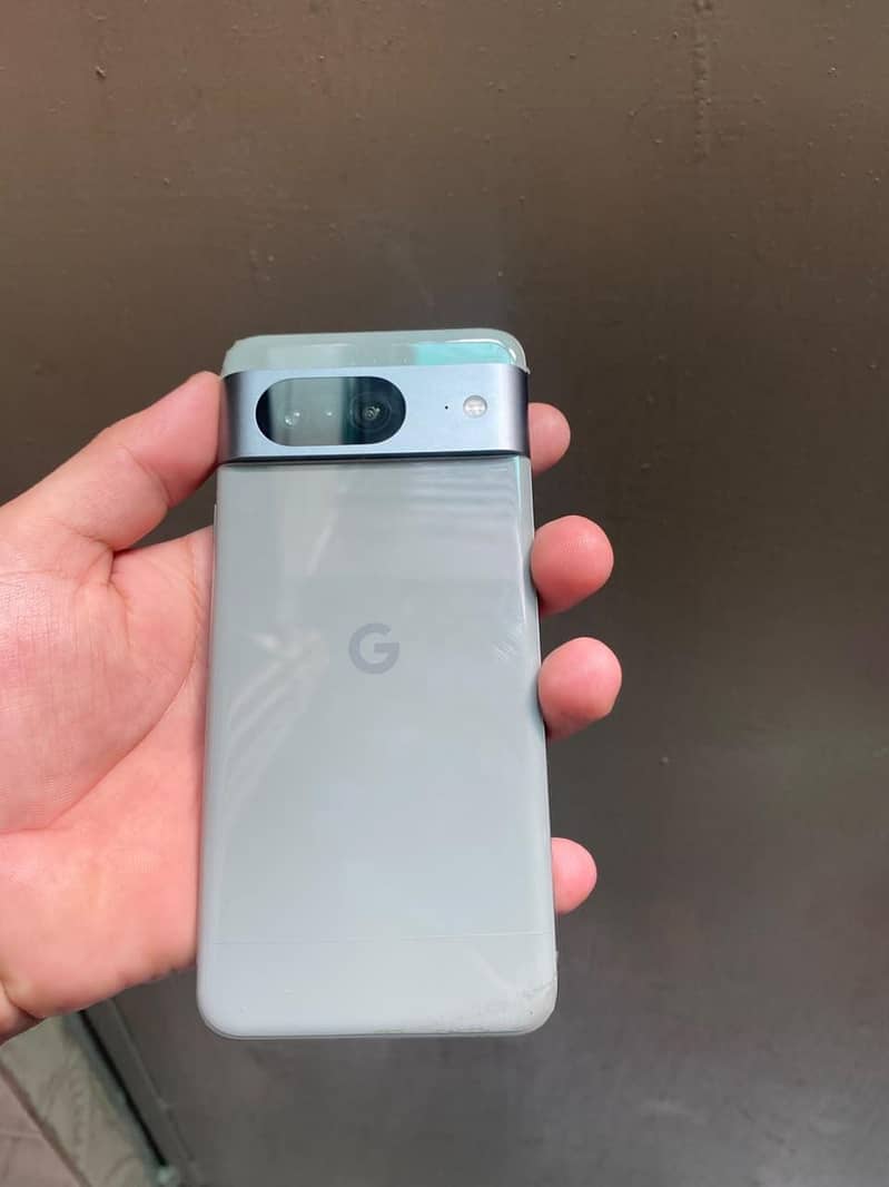 Google Pixel 8 4