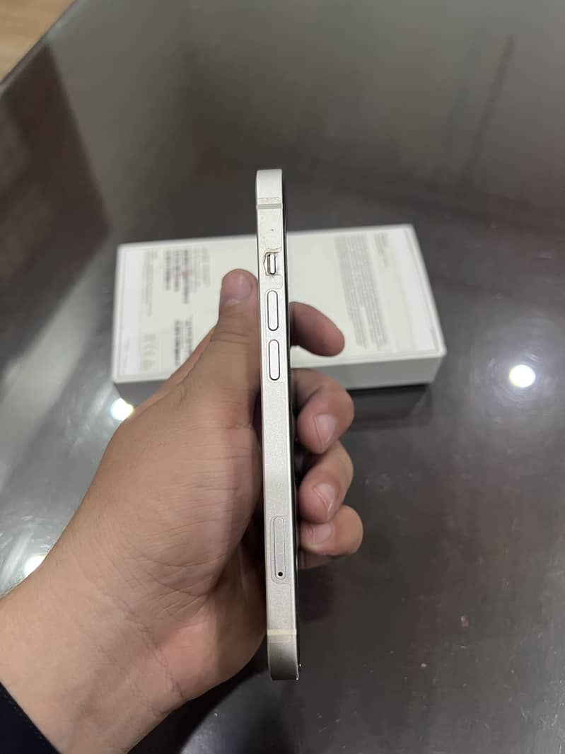 Apple iPhone 13 5