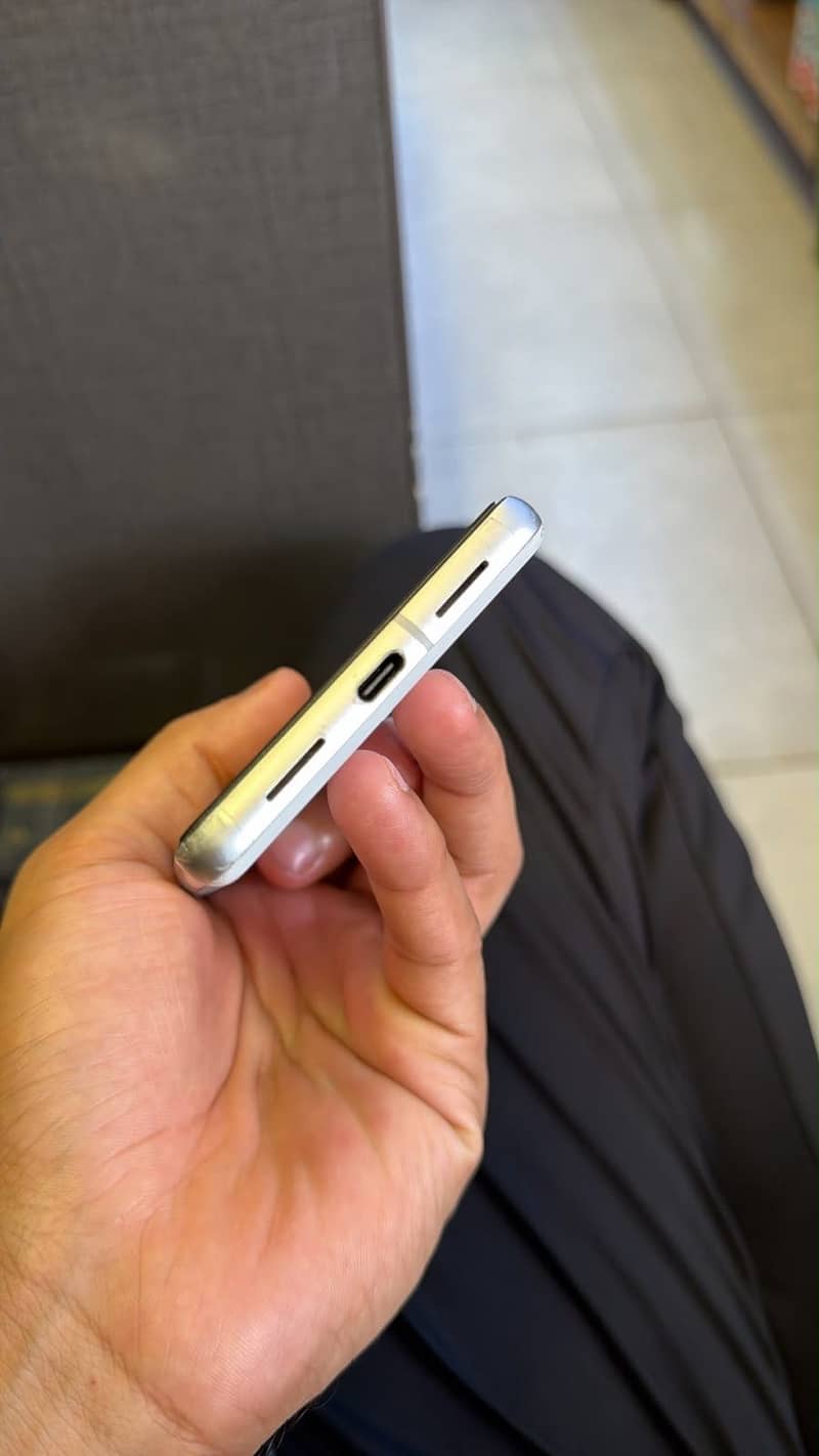 Google Pixel 7 3