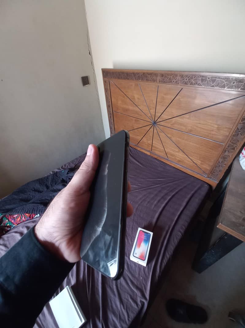 Apple iPhone X 3