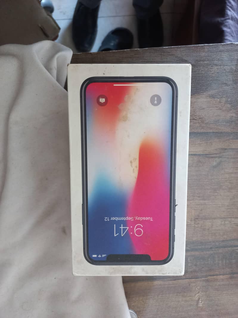 Apple iPhone X 4