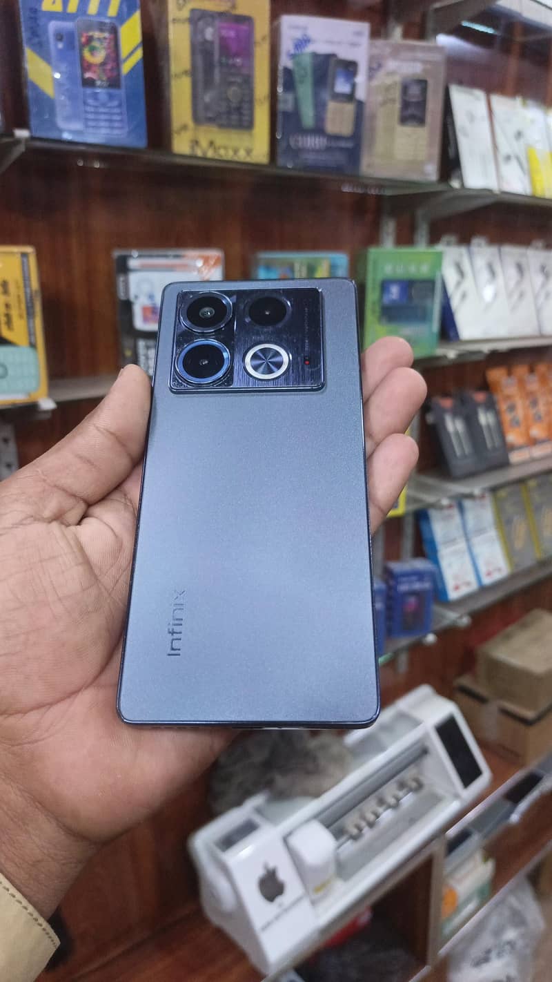 Infinix Note 40 0