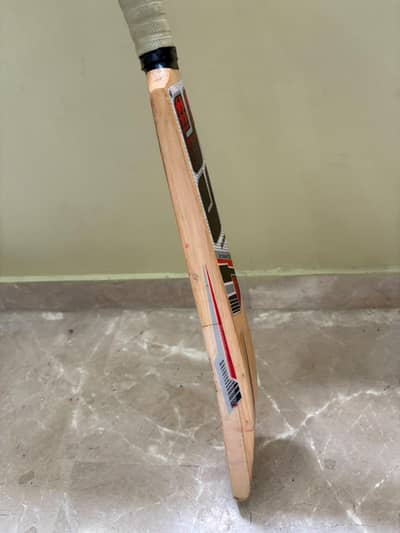 like a brand new cricket kit