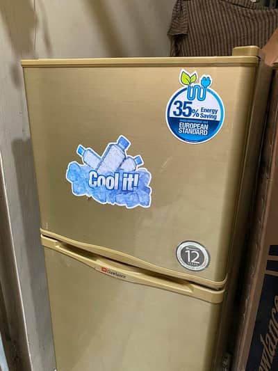 Dowlance new condition fridge small size only 2 mothe used 03095449689