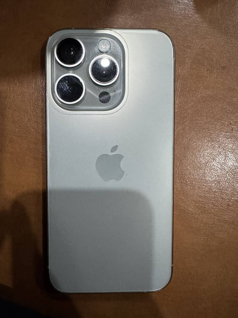 Apple iPhone 15 Pro 0