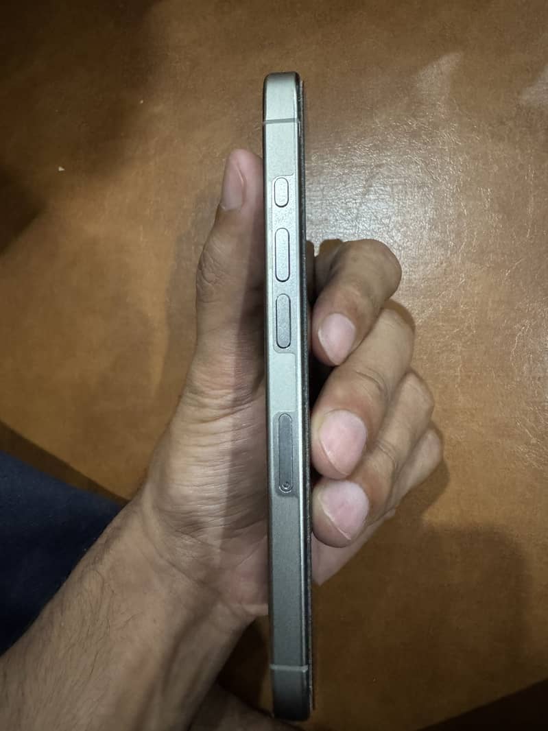 Apple iPhone 15 Pro 3