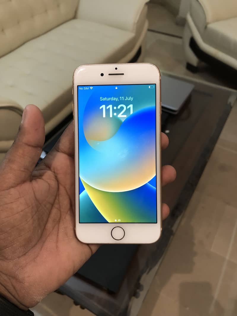 Apple iPhone 8 0