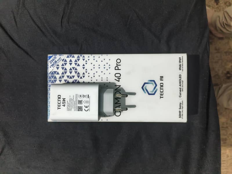 Tecno CAMON 40 Pro 0