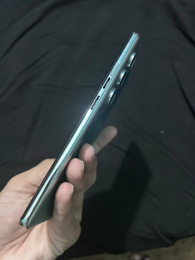 Tecno CAMON 40 Pro 1