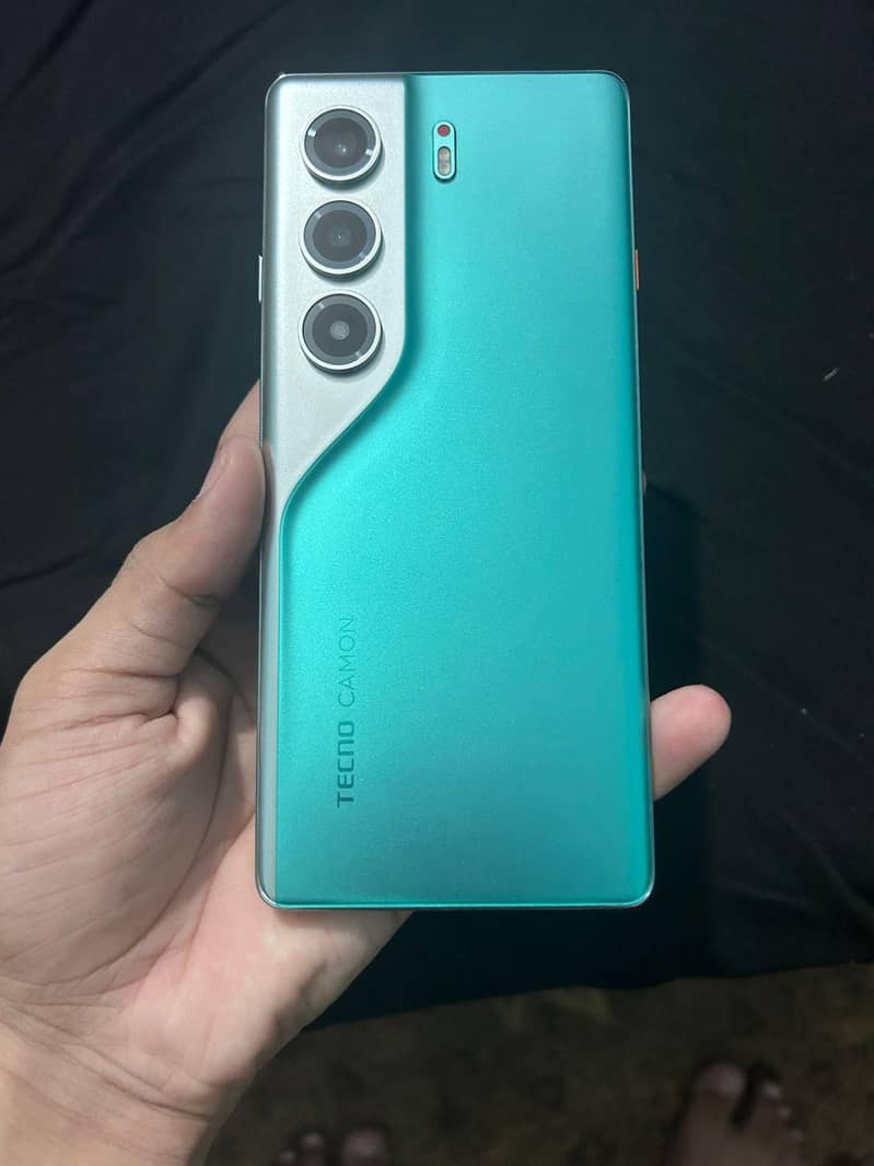 Tecno CAMON 40 Pro 7