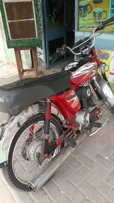 Yamaha bike for sale jies bhai ko cahiya rabita kr ly all ok ha bike
