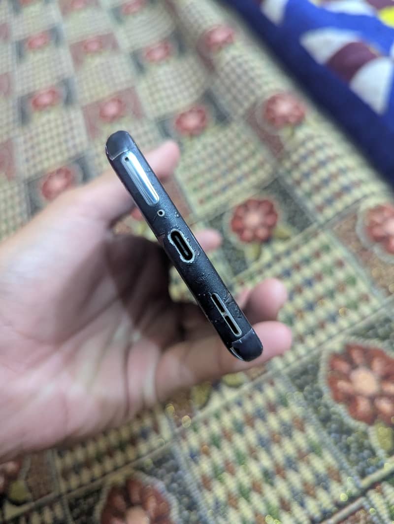 One Plus 9 Pro 5G 4