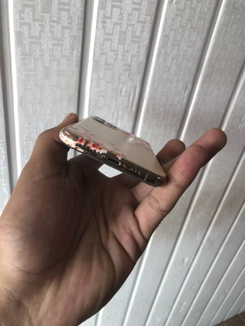 Apple iPhone 11 Pro 3