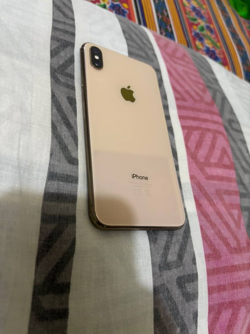 Apple iPhone XS Max 0