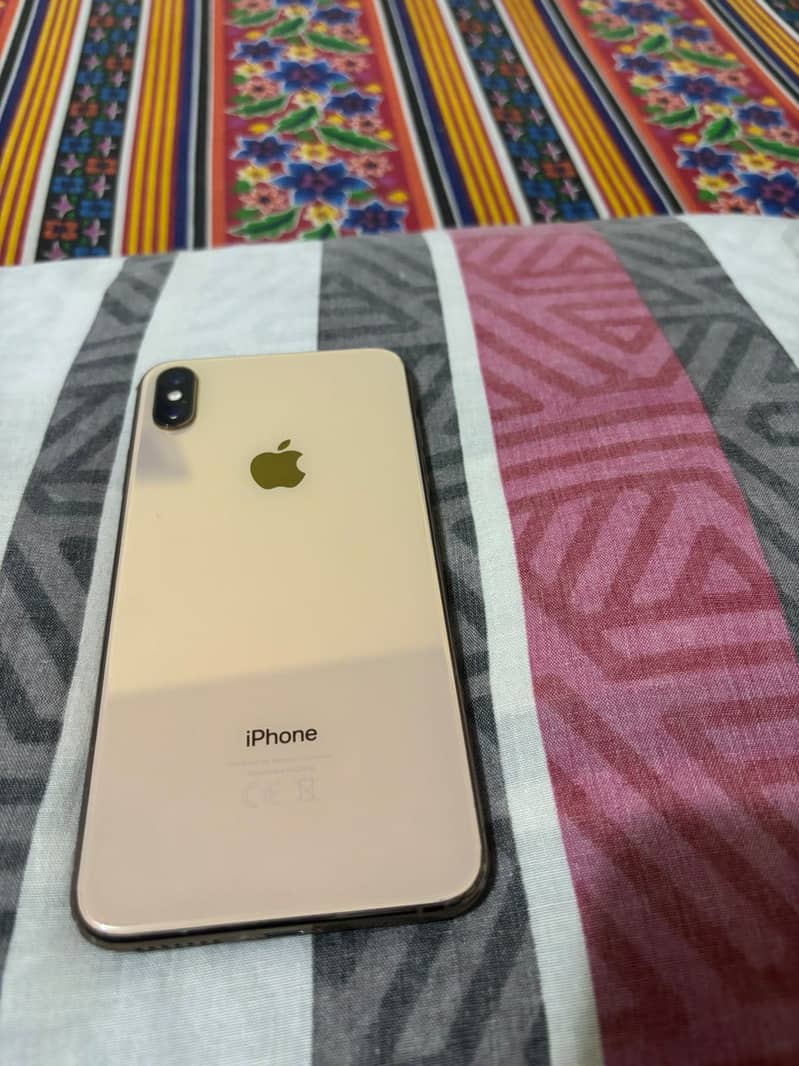 Apple iPhone XS Max 1