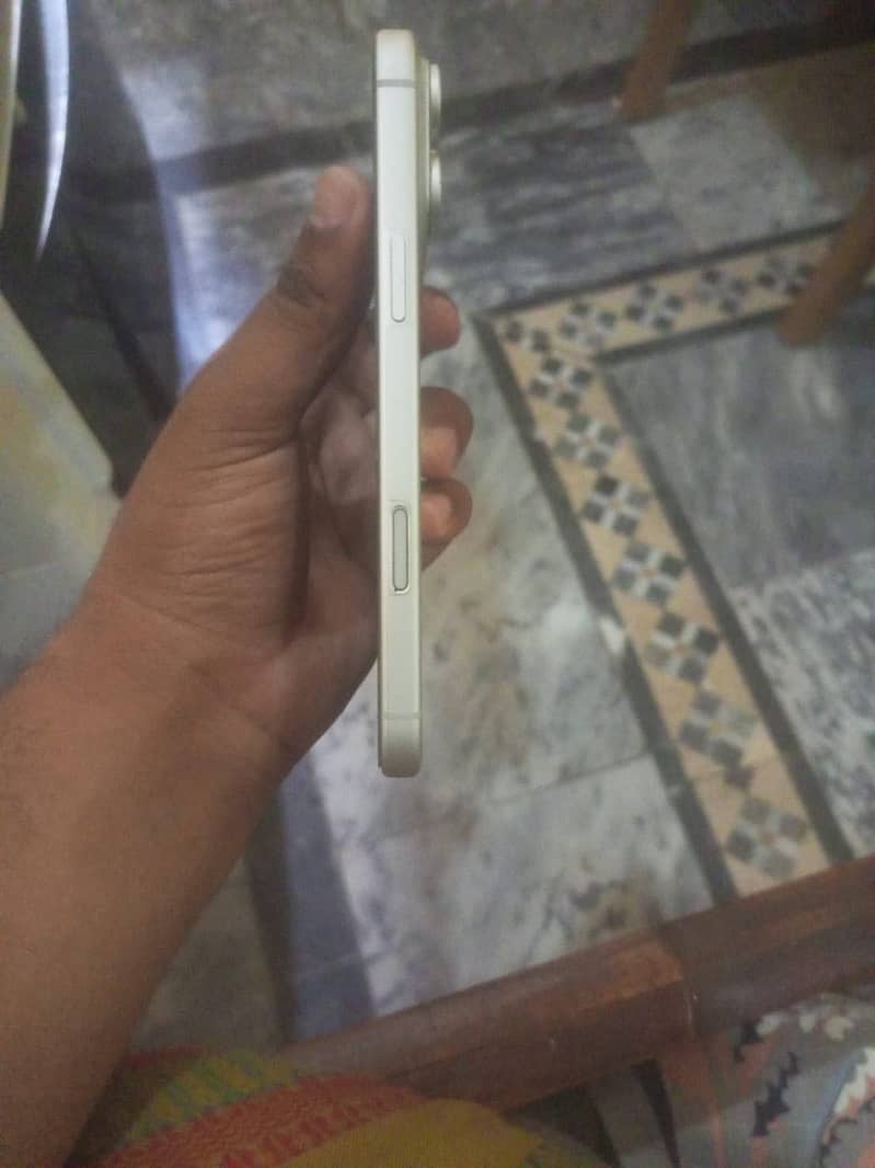 Apple iPhone 17 Pro Max 4