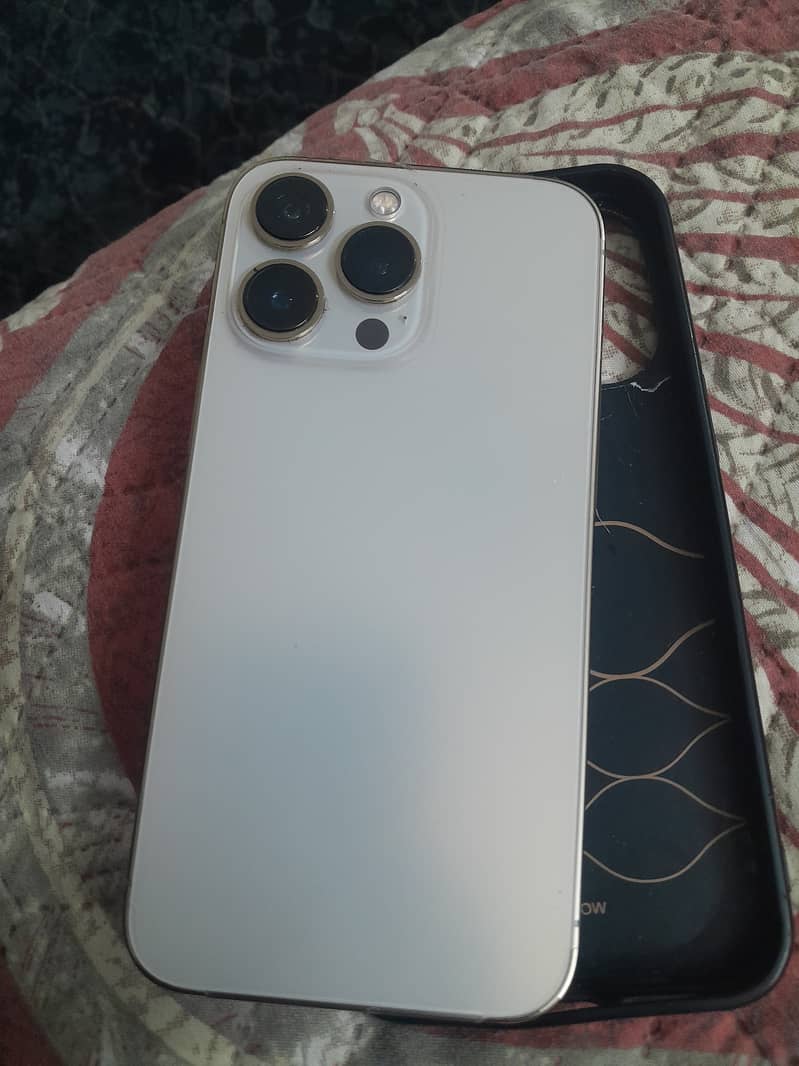 Apple iPhone 13 Pro 3