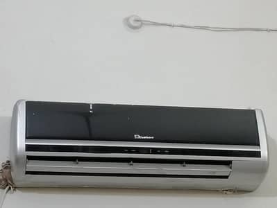 Dawlance 1.5 ton ac in working condition