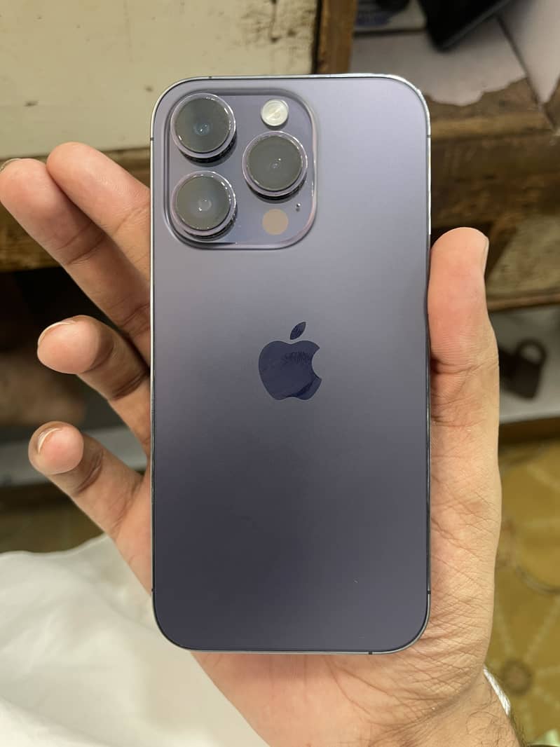 Apple iPhone 14 Pro 0