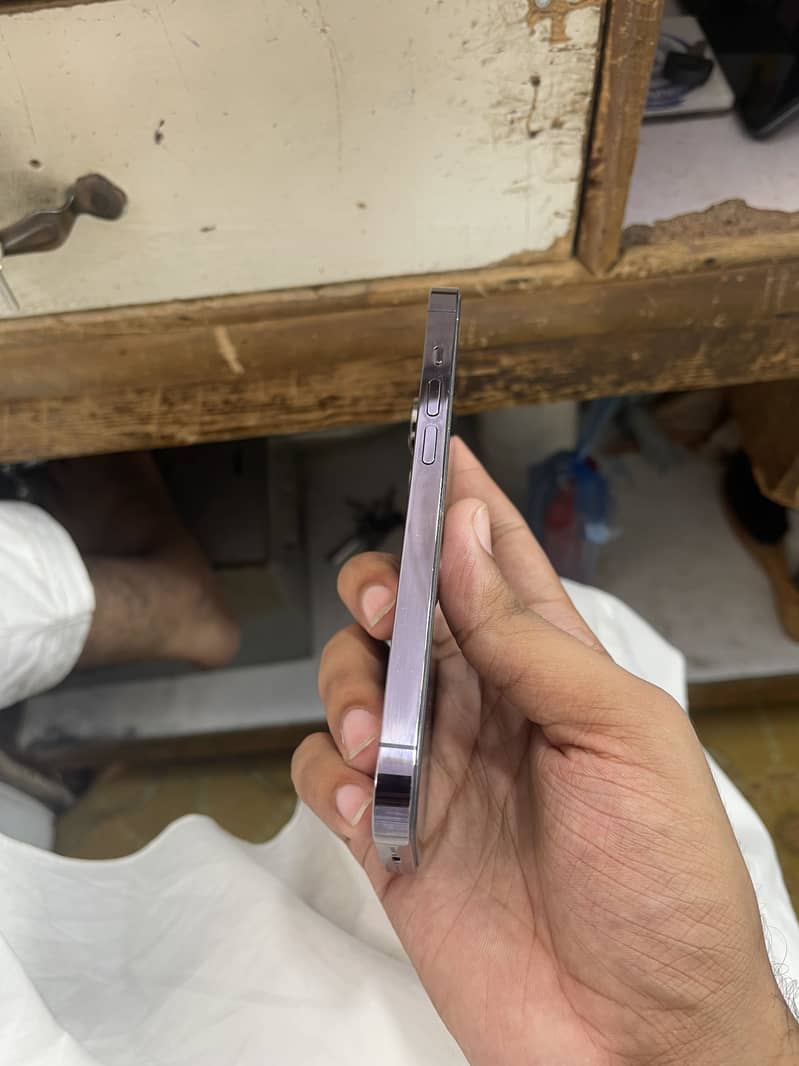 Apple iPhone 14 Pro 1