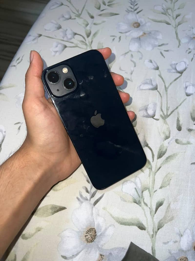 Apple iPhone 13 0