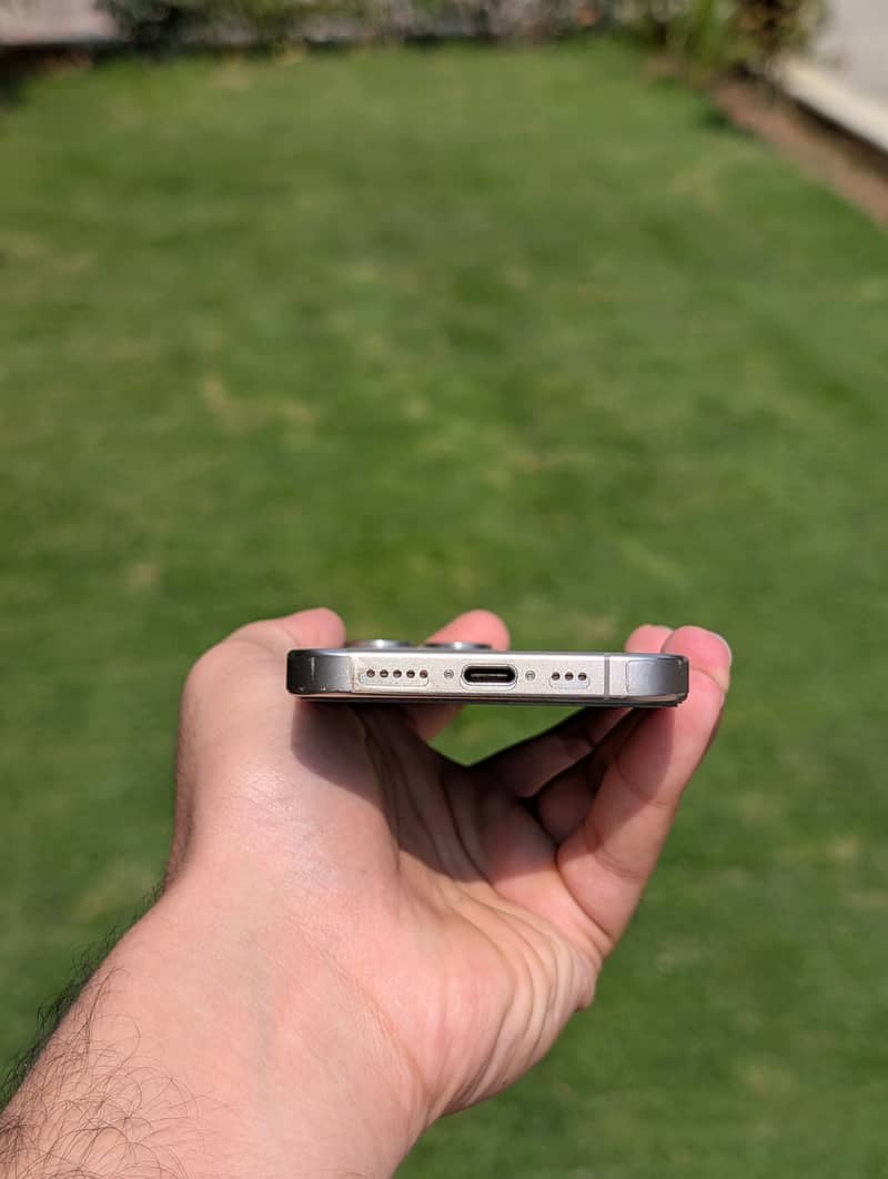 IPhone 15 Pro 4