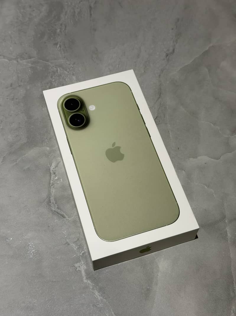 Apple iPhone 17 Complete Box 7