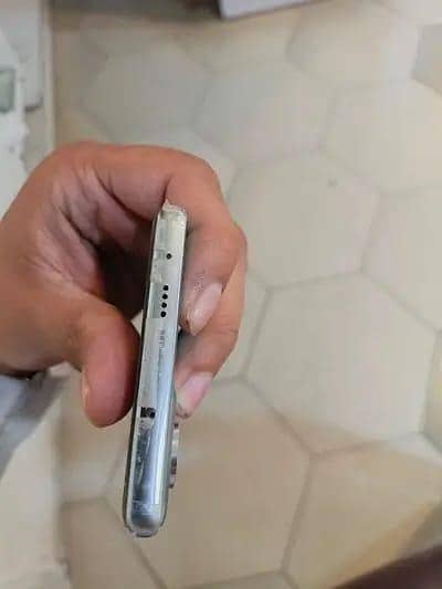 Tecno CAMON 40 Pro 1