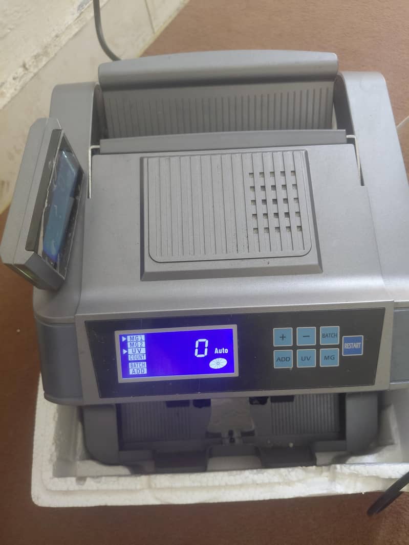 Cash counting machine for accurate note detection in Pakistan 1