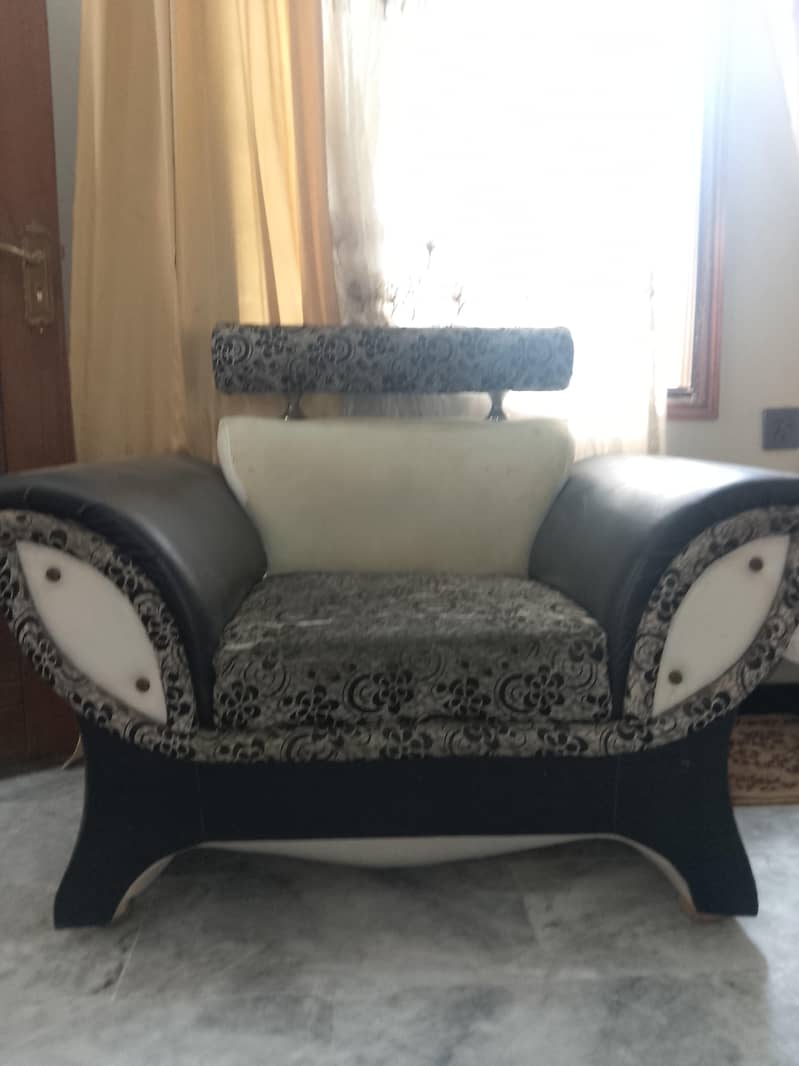 Used Sofa Set With Table 2