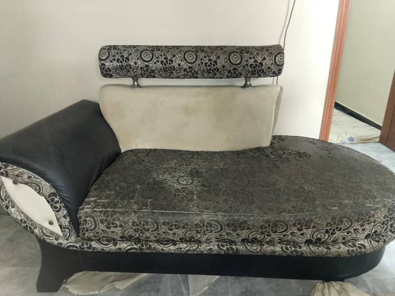 Used Sofa Set With Table 3