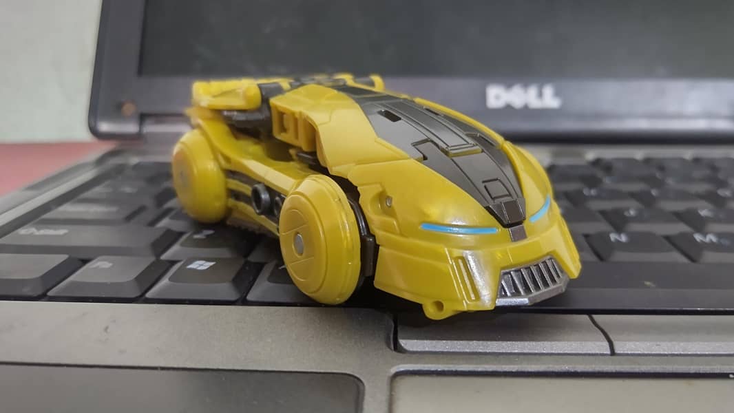 Transformers ONE Studio series Bumblebee 4
