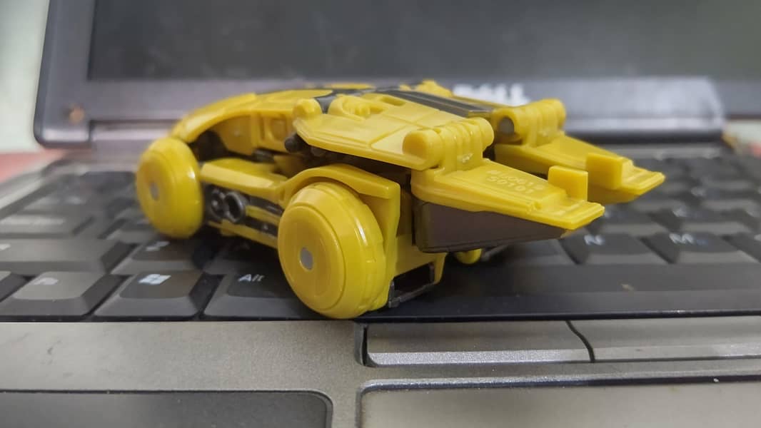 Transformers ONE Studio series Bumblebee 5