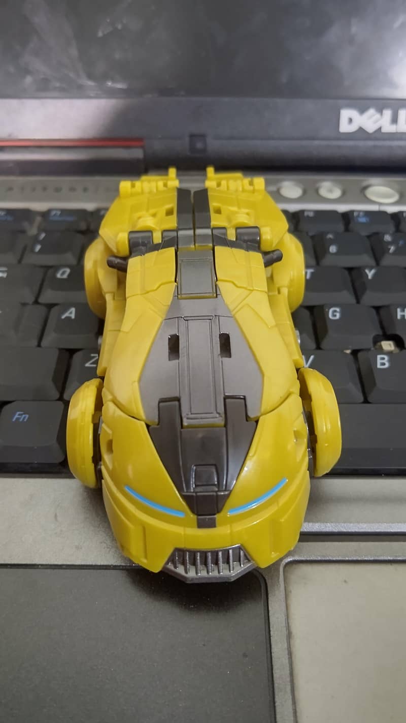 Transformers ONE Studio series Bumblebee 7