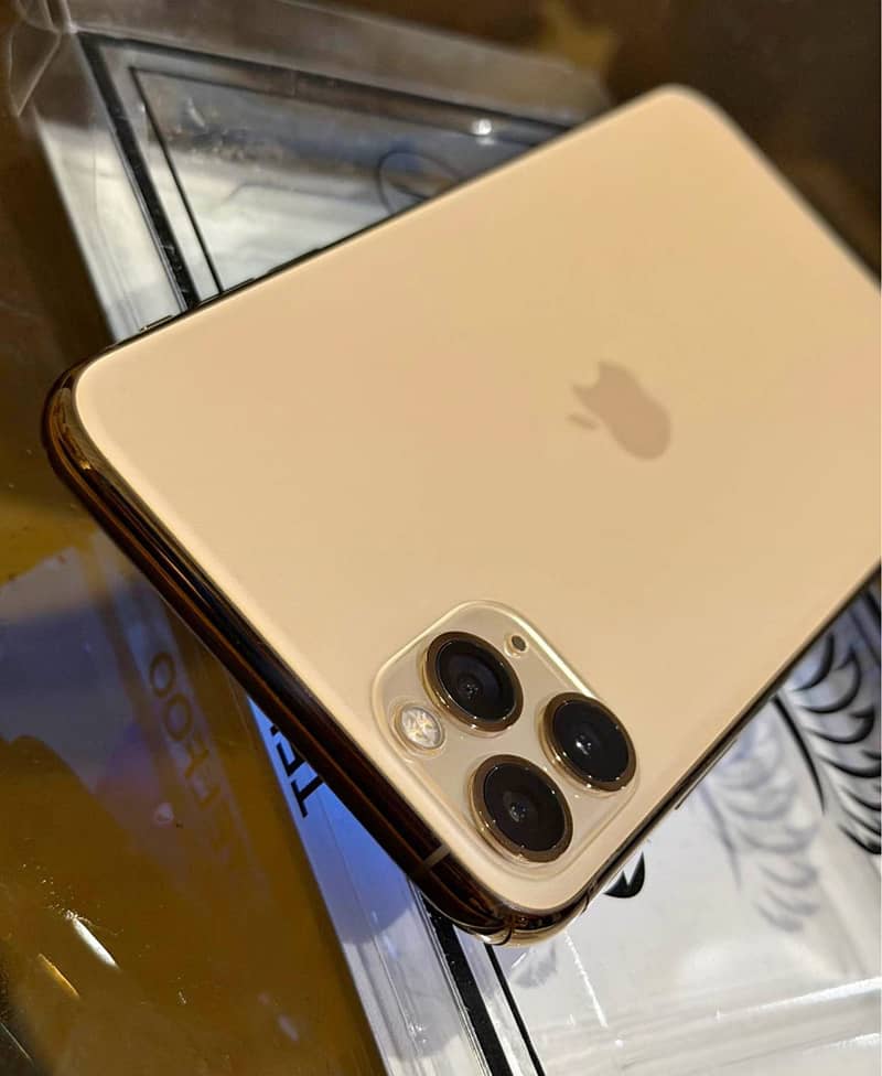 Apple iPhone 11 Pro Max 3