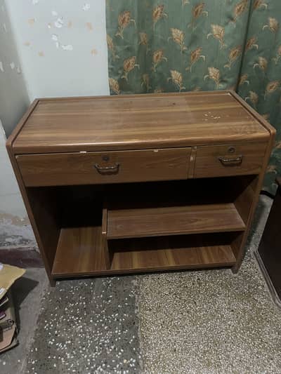 Computer table
