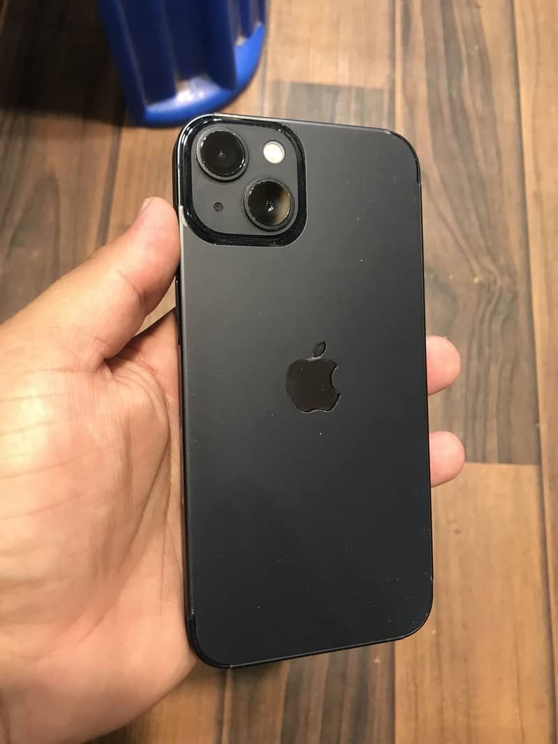 Apple iPhone 13 0